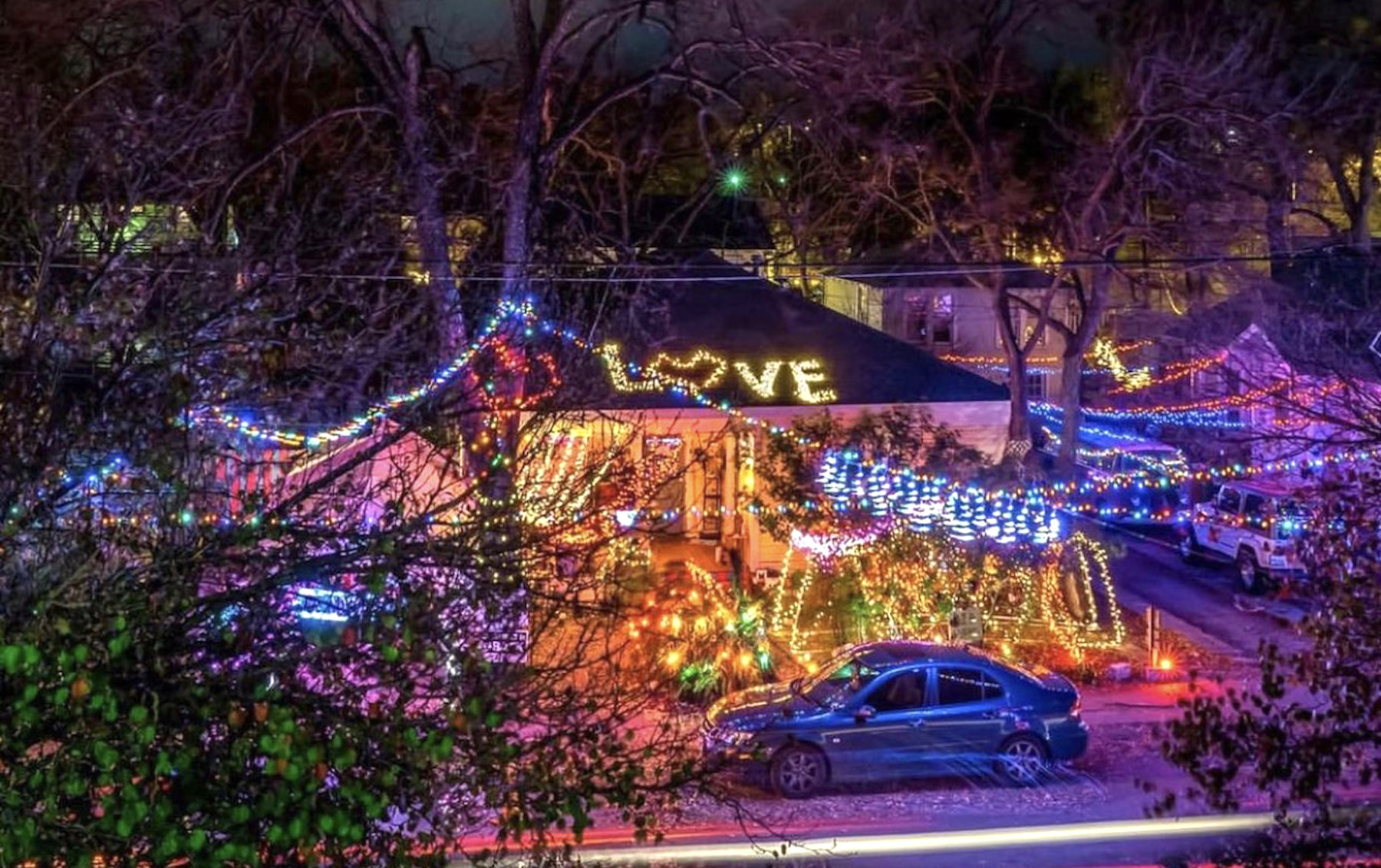 An Austin Holiday Tradition Goes CarFree at the 37th Street Lights TOWERS
